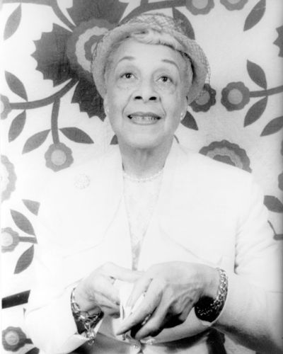 HOLT, Nora Douglas (c.1885–1974)