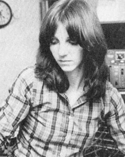 PARKER, Elizabeth (b. 1950)