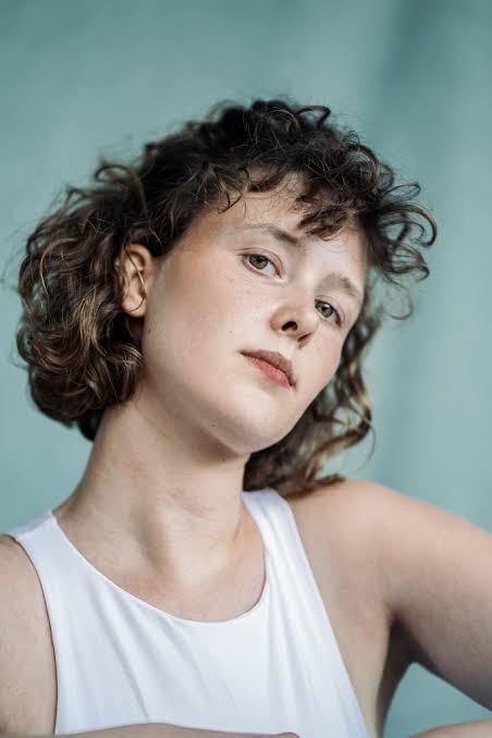 BAX, Sara (b. 1998)