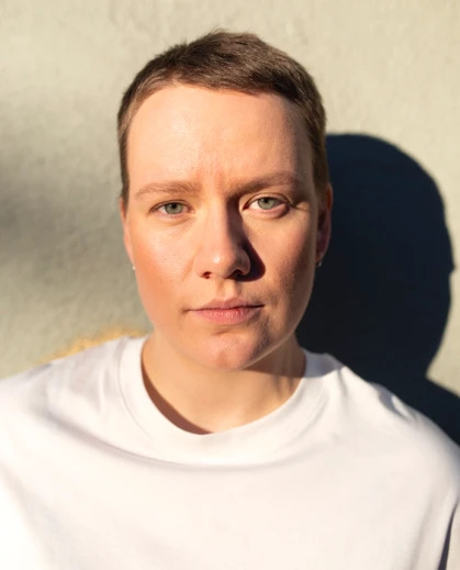 VIKEN, Maia (b. 1998)
